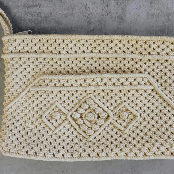 Vintage 1970's Bohemian Macrame Zip-Up Clutch Purse with Pockets Cream Ivory - Picture 2 of 11